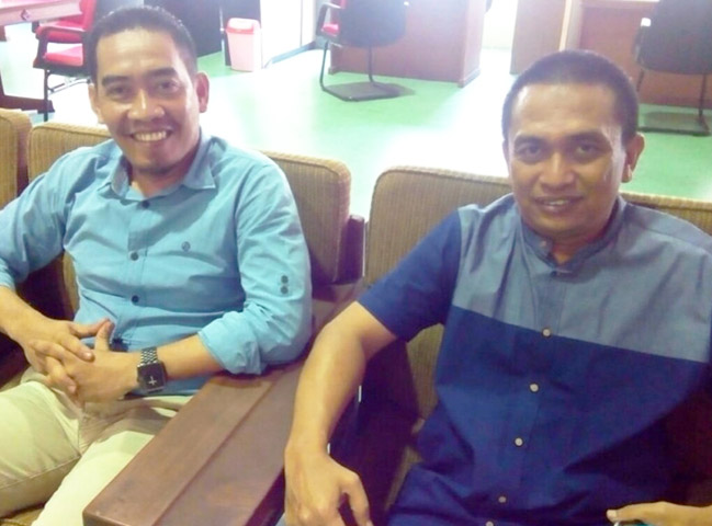 Kabid Peningkatan Prestasi Olahraga Dispora Dedy Wahyudi (kanan) bersama Kasi Kemitraan Sarana dan Prasarana Olahraga H Rizalli (kiri)