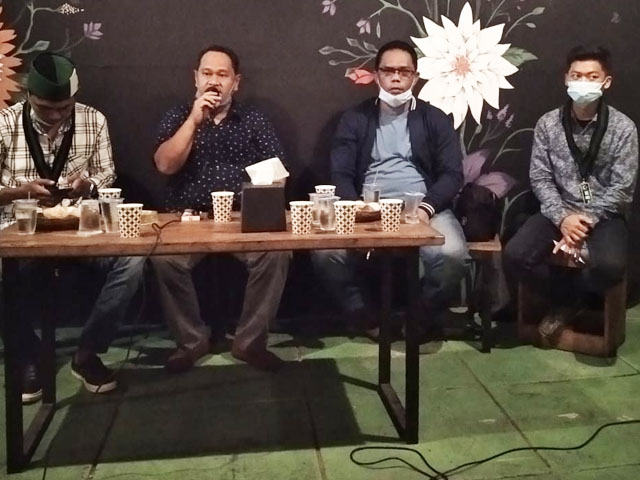 SEKRETARIS DISPORA KUKAR RAMADHAN (DUA DARI KIRI) SAAT MENJADI NARASUMBER KEPEMUDAAN. (FOTO: HIK/KATE.ID)