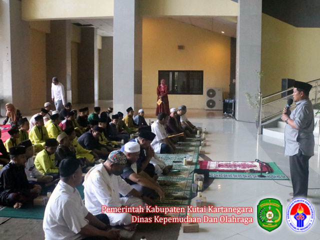 Aji Ali Husni, Kadispora Kukar menyampaikan sambutan pada acara tersebut di Aula Dispora Kukar, Gedung Bela Diri Kompleks Stadion Aji Imbut Tenggarong Seberang