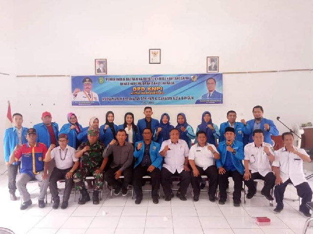 FOTO Kepala Dinas Kepemudaan dan Olahraga Awang Ilham saat membuka Rapat Kerja Bersama OKP se Kukar.