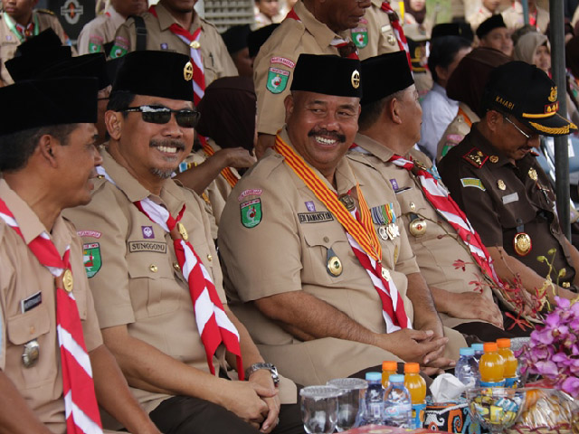 Bupati Kutai Kartanegara Edi Damansyah memimpin apel peringatan hari Pramuka ke 58, dan sekaligus membuka pelaksanaan jambore cabang Pramuka ke VIII di bumi Perkemahan Waduk Panji Sukarame.