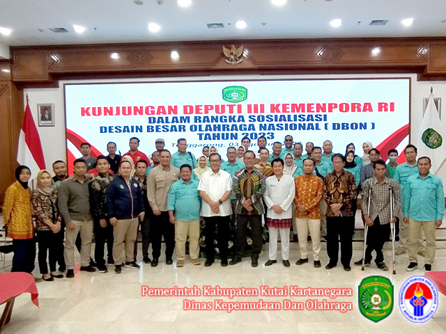 Foto bersama Deputi III Kemenpora dan Jajaran, Asisten III Pemkab Kukar, Kadispora Kukar dan Staff