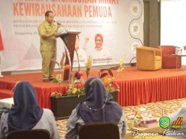 Sekretaris Dispora Kukar Ramadhan, membacakan sambutan Bupati Kukar, Edi Damansyah