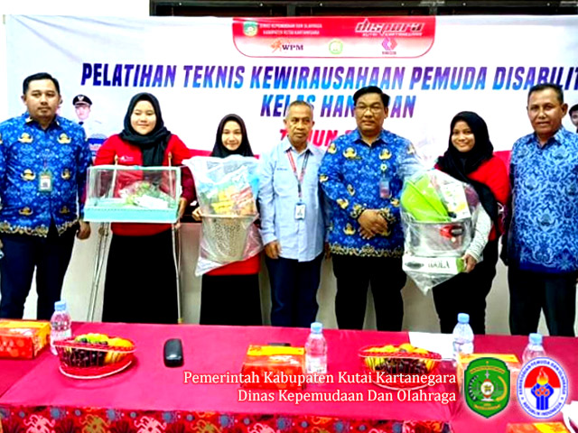 Pelatihan kelas hantaran oleh Klinik WPM Dispora kepada anak-anak Kukar penyandang disabilitas.