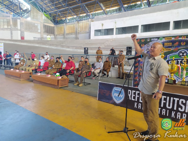 Plt. Kadispora H. Fida Hurasani, Memberikan Sambutan Turnamen Futsal Antar OPD Kab. Kutai Kartanegara, Dispora Cup 2021. Oleh Sunggono, Sekda Kab. Kukar