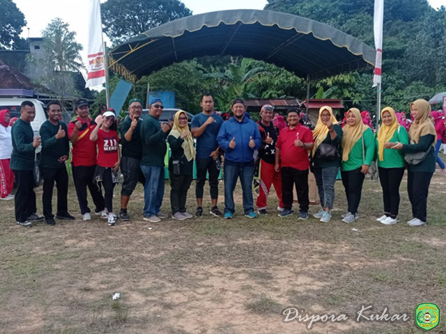 Senam massal dihadiri Kepala Dispora Kukar, Ketua DPRD Kukar yang juga selaku Ketua Yayasan Jantung Indonesia Kabupaten Kutai Kartanegara, Anggota DPRD Kukar Andi Faisal, Ibu Camat dan kepala Desa Bukit Raya serta para ibu-ibu warga desa Bukit Raya dan warga desa-desa sekitarnya di Kecamatan Tenggarong Seberang